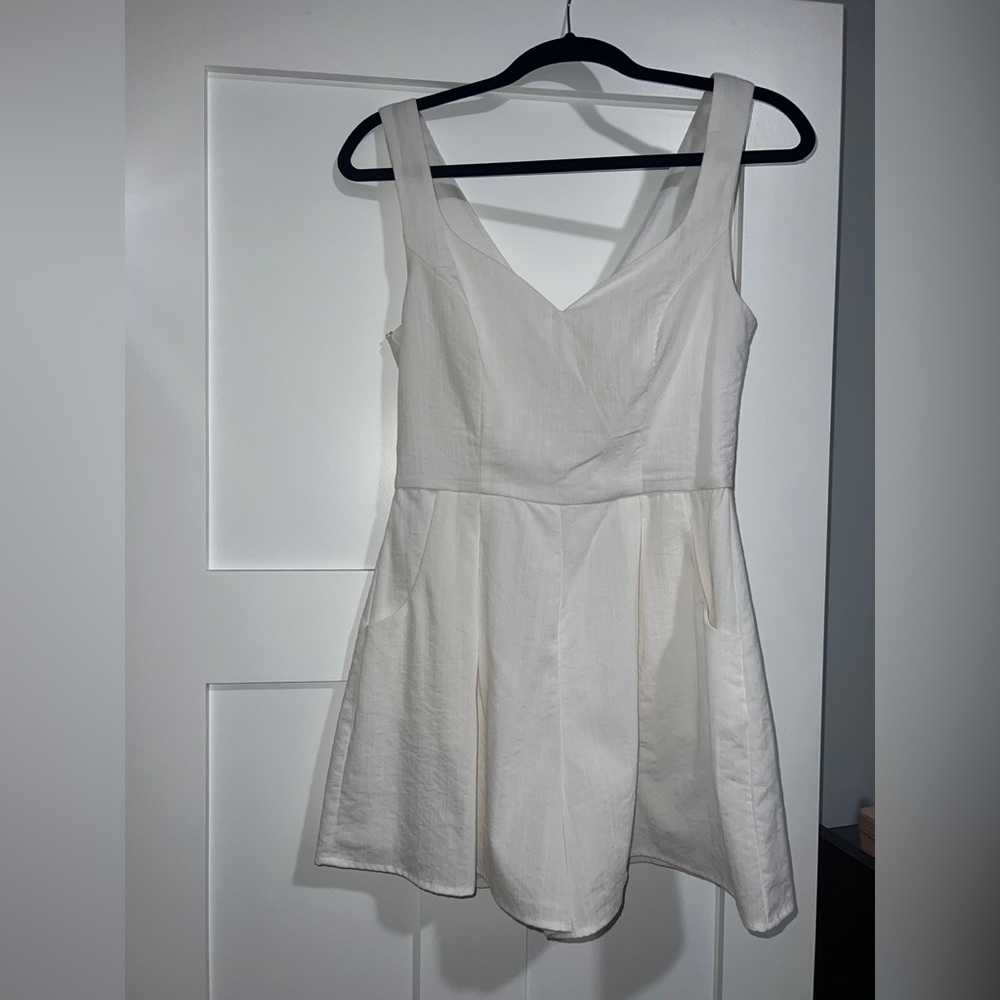 white romper !! new - Picture 2 of 3